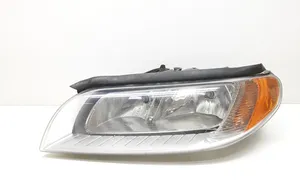 Volvo V70 Lampa przednia 31214353