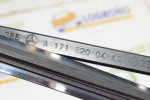 Mercedes-Benz SLK R171 Etupyyhkimen sulan varsi A1718200440