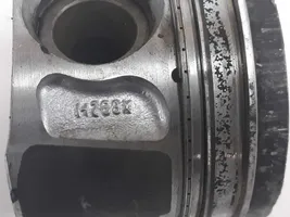 Land Rover Range Rover Sport L494 Mäntä kiertokangella PISTON