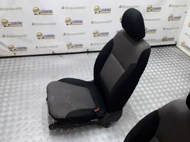 Mitsubishi L200 Seat set 