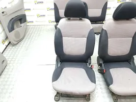 Mitsubishi L200 Seat set 