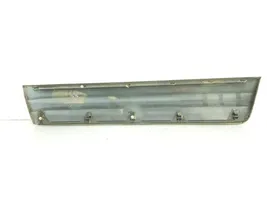 Mitsubishi Montero Moulure de porte avant MR608824