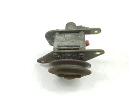 Mercedes-Benz 100 W631 Pompa del servosterzo A0004603680