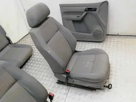 Volkswagen Caddy Sitze komplett 