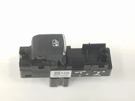 Subaru Forester SK Interruptor del elevalunas eléctrico 83071FJ180