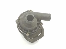 Mercedes-Benz R W251 Pompe de circulation d'eau A1718350064