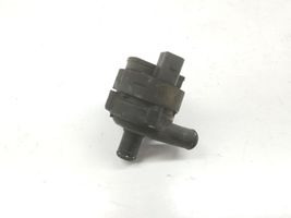 Mercedes-Benz R W251 Pompe de circulation d'eau A1718350064