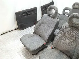 Mitsubishi Pajero Sėdynių komplektas 