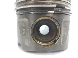 Mercedes-Benz ML AMG W166 Piston avec bielle A6420307717