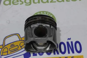 Renault Trafic I Piston avec bielle 7701479102