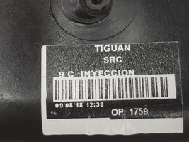 Volkswagen Tiguan Закручивающаяся крышка 5NA809857A