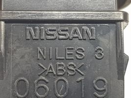 Nissan e-NV200 Inne przełączniki i przyciski 25290EA000
