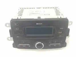 Dacia Duster Panel / Radioodtwarzacz CD/DVD/GPS 281158126R