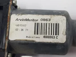 Renault Clio III Moteur de lève-vitre de porte arrière 8200291153