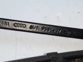 Audi Q3 8U Priekinio stiklo valytuvų kojelė 8U1955407