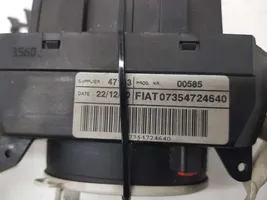 Fiat 500 Boutons / interrupteurs volant 00735472470