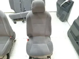Toyota Land Cruiser (J120) Fotele / Kanapa / Komplet 