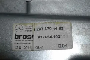 Mercedes-Benz E A207 Elektryczny podnośnik szyby drzwi tylnych A2076701803
