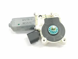 BMW X5 F15 Galinis varikliukas langų pakėlėjo 67627322747