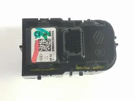 Renault Captur Sivupeilin kytkin 255702886R