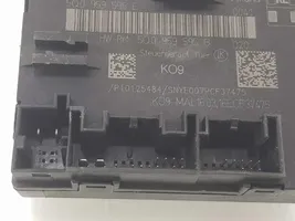 Audi A3 S3 8V Oven keskuslukituksen ohjausyksikön moduuli 8V0959593E