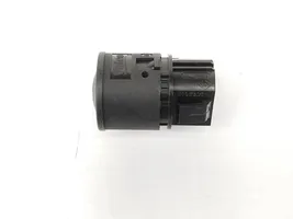 Renault Megane IV Bouton poussoir de démarrage du moteur 8200107838