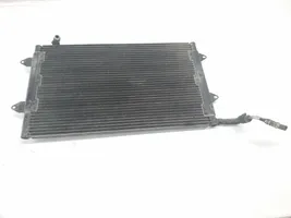 Volkswagen Golf III Radiateur condenseur de climatisation 1H0820413