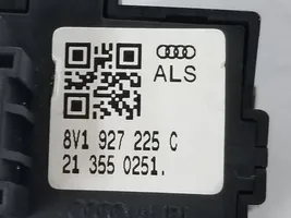 Audi Q2 - Käsijarrun/pysäköintijarrun kytkin 8V1927225C