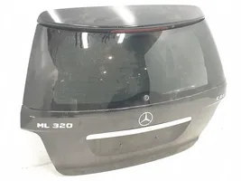 Mercedes-Benz ML W164 Takaluukun/tavaratilan kansi A1647400105