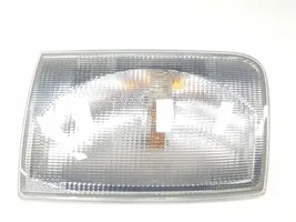 Volkswagen II LT Lampa przednia 89300369