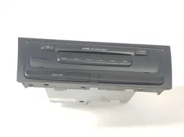 Audi A5 Radio / CD/DVD atskaņotājs / navigācija 8T1035110B