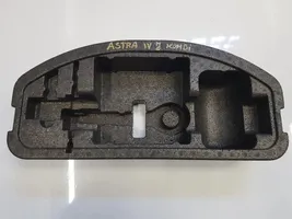 Opel Astra J Tvirtinimo komplektas (atsarginio rato) 