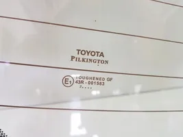 Toyota Avensis T270 Galinis stiklas 
