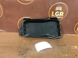 Mercedes-Benz C W204 Tapa de caja de fusibles A2045400082