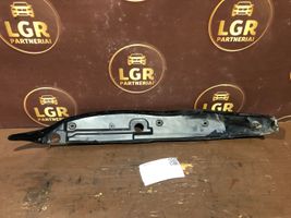 Mercedes-Benz E W211 Rivestimento dell’estremità del parafango A2118890425