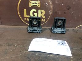 Opel Astra J Staffa di montaggio del radiatore 13250318