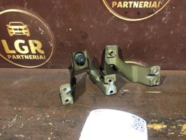 Opel Astra J Supporto di montaggio del parafango 13256315