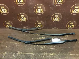 Opel Vectra C Front wiper blade arm 09185812