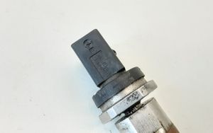 Audi A4 S4 B9 Kraftstoffverteiler Einspritzleiste Verteilerrohr 06J906051F