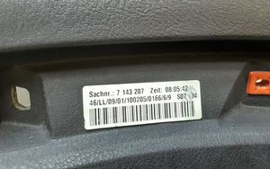 BMW 3 E46 Deska rozdzielcza 7143207