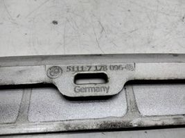 BMW 5 E60 E61 Modanatura separatore del paraurti anteriore 7178096