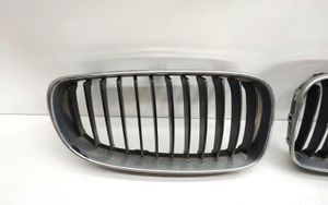 BMW 1 E81 E87 Maskownica / Grill / Atrapa górna chłodnicy 7179655