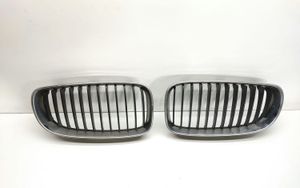 BMW 1 E81 E87 Grille calandre supérieure de pare-chocs avant 7179655