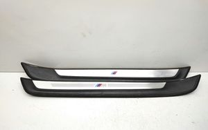 BMW X1 E84 Listwa progowa przednia 8047745