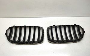 BMW X1 E84 Maskownica / Grill / Atrapa górna chłodnicy 2993308