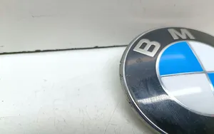 BMW 1 E81 E87 Emblemat / Znaczek 8132375