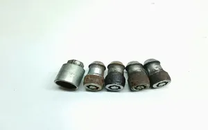 Jeep Grand Cherokee Anti-theft wheel nuts and lock 