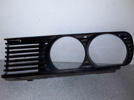 BMW 3 E30 Listwa pod lampę przednią 51131945884