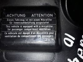 BMW 3 E36 Hansikaslokeron kannen suoja 2122192