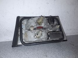 BMW 5 E34 Lampy tylnej klapy bagażnika 1384011